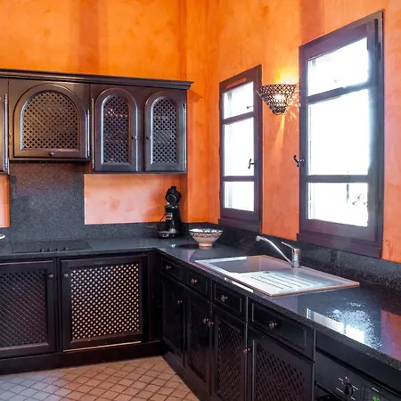 Riads By Nateve - Couples Only Riad 2*